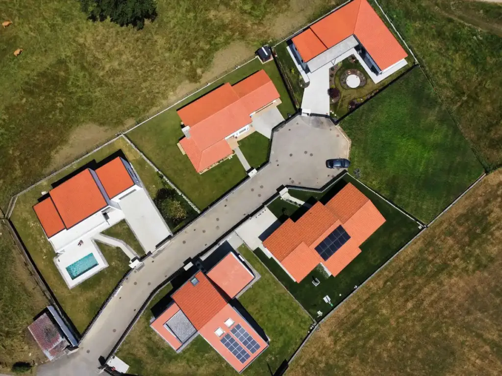 Urbanización La Solana en Siero - vista aérea del conjunto de chalets